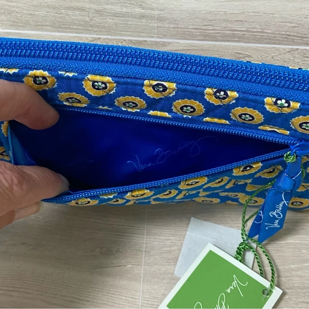 NWT VERA BRADLEY / Zip Around Wallet Riviera Blue - Picture 4 of 5